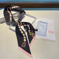 Дизайнерские буквы печатать цветочные шелковые шарф шарф для женщин для женщин модные шарфы на плечо платка лента