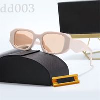 Gafas de sol polarizadas modernas para sombras para mujeres Gafas de diseñador elegante Casco informal simple Lunette de Soleil Letras Side Men Gafas de sol de lujo PJ001 Q2