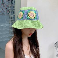 넓은 브림 모자 수제 짠 어부 모자 여름 햇살 선 스크린 해변 휴가 여행 꽃 여성용 디자이너 버킷 모자 P230311