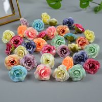 100 PCs Mini Blumenköpfe Silk gefälschte Rose Daisy Bunte Handwerksblumen kleine Blumen Verzierungen DIY Blumendekoration für Home Wedding