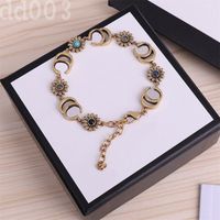 Lady Designer Bracelets Letra Charm Bracelets Moda Diália Classical Mão decorada Gold Bracelete de luxo de jóias de ouro banhado