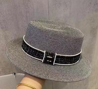 Nieuwe zomerbrief Rhinestone Flat Top Fine Paper Braid Sun Hat Trendy All-match tophoed Straw Hat Classic
