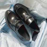 여자 로퍼 디자이너 신발 가죽 고무 플랫폼 신발 청크 삼각형 둥근 머리 스니커즈 뾰족한 두꺼운 바닥 없음 상자