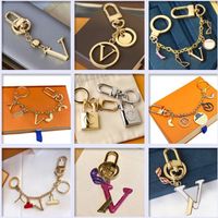 2023 Moda Keychain Key Fivelelle Letters Rings Design Design artes