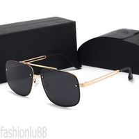 Erkek güneş gözlüğü tasarımcısı lüks gözlükler siyah yaz plajı taşınabilir lunette de soleil moda aksesuarları erkekler için ince metal çerçeve güneş gözlüğü