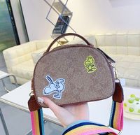 Yeni çok renkli kamera çanta tasarımcı çanta kadınlar geniş omuz kayışları omuz çantaları cüzdan marka crossbody flep karikatür desen