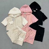 Kadınların eşofman gömlekleri iki parçalı set 23ss yaz eşofmanları gündelik stil bayan bayan ince kısa hoodies tees örgü gömlek
