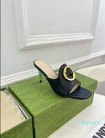 Blondie Topuklu Sandal Üst Tasarımcı Elbise Ayakkabı 7cm Yüksek Topuklu Terlik Lüks Metal Kırmızı Toka Sandalet Deri Düğün Partisi Ayakkabı 35-41