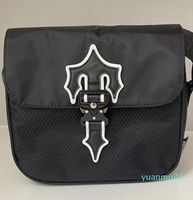 Bolsas de diseño de hombres al aire libre Trapstar UK London Brand Sport Sport Shoulder Bag Messenger Handpack Tote 26 Wallet Crossbody