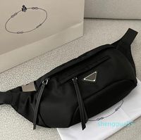 Bolsas de cintura de designer de triângulo Black Fanny Packs Men Bag Bag Sacos de peito de alta qualidade Bolsa de designer de luxo 55