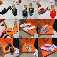 2023 Lüks Tasarımcı Kadın Terlik Deri Sandalet H Yaz Chypre Ünlü Tıknaz Topuk Düz Flip Flop Diamond Glitter Slaytlar Bayanlar Plaj Partisi Düğün Termeri Katır