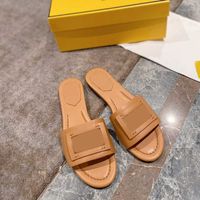 2023 f İki tonlu logo slayt sandalet terlikleri İtalya moda bayan kızlar düz kuzu derisi gerçek deri katırlar kayarlar kare metal toka yaz ayakkabıları markalı scuffs
