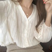 Kadın bluzları kadın bluz v yaka puflu manşon dantel gömlek beyaz uzun kollu sonbahar gevşek üst blusas mujer de moda