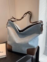 Вечерние сумки Женщины плеч 2023 Простая ретро -контрастная цветовая сумка Сумка Женская большая емкость
