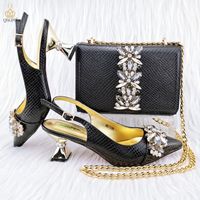 샌들 QSGFC 이탈리아 디자인 엠보싱 바니시 스타일 신발 가방 큰 다이아몬드 장식 클래식 신발 일치하는 가방 230508