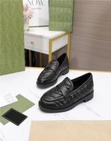 Tasarımcı Botlar Elbise Ayakkabı Sıradan Deri Siyah ve Beyaz012388030