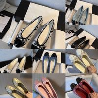 2023 Tasarımcı Ayakkabı Paris Marka Tüvey Ekose Bale Daireler Ayakkabı Kadınlar Bahar Kapitone Orijinal Deri Kayma Balerin Lüks Yuvarlak Toe Ladies Channnel Elbise Ayakkabı