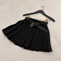 Faldas de diseñador Primavera/Verano Nueva letra Media falda plisada de cintura alta (con cinturón) Media falda plisada reductora de edad