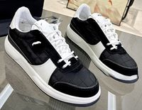 Zapatos blancos pequeños de Panda en blanco y negro para mujer 2023 nuevos zapatos planos de elevación de fondo grueso para deportes de ocio