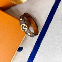 Мода 18 тыс. Золотой браслет браслет унисекс дизайнер черная кожаная буква подарок цветочный рисунок винтажный ювелирные изделия одиночный аксессуар S324