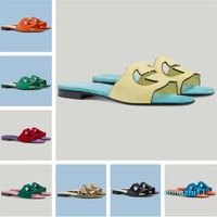 2023 New Summer Brand Women Randals Sandals Shoes Flats Slide Flats مجوفة خارج المنزل الشاطئ الشاطئ من الجلد المدبوغ الجلود