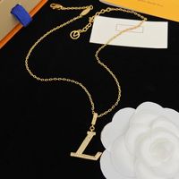Colares pendentes de designer de jóias para mulheres Luxury Silver Gold Diamonds Letters L Designers de moda Cadeia Presentes femininos 2304143PE