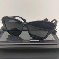 نظارة شمسية جلدية للنساء الإناث الإناث السيدات الرجعية الأسود منتجات العلامة التجارية مصممة الشمس UV400
