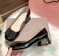 Tacchi alti sandali scarpe da donna in pelle brevetto pompa di punta quadrata slittamento su diapositive scarpe poco profonde nere