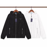 남성 야외 재킷 PR 재킷 디자이너 가방 스타일 트라이앵글 배지 고급 남성 및 여자 재킷 느슨한 선 스크린 캐주얼 스포츠웨어와 여자 재킷 검은 흰색