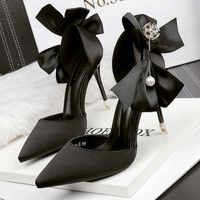 Elbise ayakkabıları 2023 yeni yay düğümü kadın pompa tasarımcı ayakkabıları yüksek topuklu ayakkabılar kadın saten stiletto topuklar seksi inci düğün ayakkabıları artı boyut 43 g230130