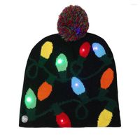 クリスマスの装飾帽子導かれた帽子の木のカラフルなランプスノーパターンパーティーかわいいキャップウェディングデコレーション