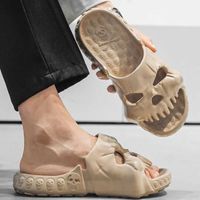 Nuevo diseño de calavera personalizado Men zapatillas 2023 Summer Fun Fun toboganes gruesos de la playa Sandalias de mujeres de ocio 0207