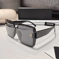 2023 Óculos de sol quadrados de luxo de luxo Designer de lentes Polaroid Womens masculino óculos sênior para mulheres Óculos de óculos de metal vintage com copos de sol com caixa 2636