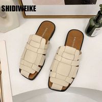 Sapateiros sapatos de verão feminino new onda de tecidos à mão Baotou Word Palavra plana Sandálias e chinelos de fundo plano VC281 G230210