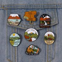 Brief Landschaftsmuster Brosche für Bag Kleidung Cowboy Shirt Mountain River Camping Rezension Metall Emaille Ornament Abzeichen