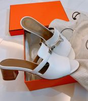 Üst Lüks Şeker Sandalet Ayakkabı Kadınlar İçin Keçi Keçileri Kahverengi Beyaz Permabrass-Placated Kelly Toka Tıknaz Topuklu Lady Terlik Üzerine Kayma