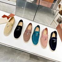 Kadınlar düz elbise ayakkabıları% 100 otantik inek derisi metal toka tasarımcısı ayakkabılar bayan deri mektup gündelik ayakkabı katırları princetown erkekler çiğnemek tembel loafers büyük boy 35-45