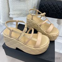 럭셔리 디자이너 여성 여름 샌들 패션 패션 정품 가죽 웨지 웨지 하이힐 펌프 플랫폼 플랫폼 재봉 디자이너 신발 여름 슬라이드 Zapatillas Mujer
