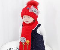 Caps sombreros chicas bufanda de sombrero de invierno para niños florales de granizo de flores y bufandas de piel de piñera gorra de punto de punto caliente 2 pcs traje7116369