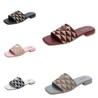 Moda sandalet dokuma plaj ayakkabıları düz kaydırıcılar tasarımcı terlik kadınları flip flop üçgen symbole jacquard ekose slayt bayan slaytlar