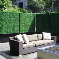 Fiori decorativi piante artificiali con sfondo da parete in erba da sponnesse bosso pannelli di copertura fai -da -te simulazione decorazione foglie