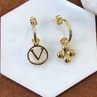Orecchini a pendente diamanti di moda per donne fiori d'oro Earring designer gioiello di lusso di teschi di teschi da donna con borchie da donna regali