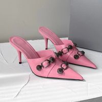 새로운 슬리퍼 샌드일 스터드 버클 장식 신발 슬립 슬라이드 Cowskin Baotou 슬리퍼 뾰족한 발가락 스틸레토 힐 고급 디자이너 신발 여성 이브닝 신발