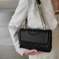 가방 2022 새로운 유명한 디자이너 체인 어깨 메신저 가방 고품질 소형 사각형 고급 패션 여성 지갑과 핸드백 Y2211