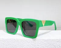 Diseñador popular de moda 1198 Gafas de sol para mujeres Diseño icónico triangular de vanguardia Gafas de marco cuadrado de gran tamaño gafas anti-ultravioleta viene con estuche