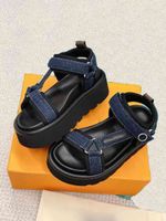 Almofadas de piscina mulas femininas sandálias pôr do sol conforto plana mulas acolchoadas correntes de correntes de correio de moda de estilo de estilo fácil de usar, tamanho 35-41