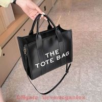 Los 3 tamaños de los #thetotebag . Mini, medium y large ✨ #marcjacobs , marc  jacobs tote bag dhgate