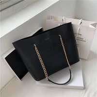 Вечерние сумки черное кожаное плечо для женских сумочек дизайн цепи большие мощности, роскошная покупатель, рука, 220902