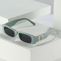 Солнцезащитные очки 2022 Маленькие рамки квадратные очки личности со всем