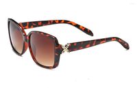 Óculos de sol mulheres designer luxuoso 4047 Diamond Square Full Frame Uv400 Street Cinco cores Dirigindo férias de praia Oval Man